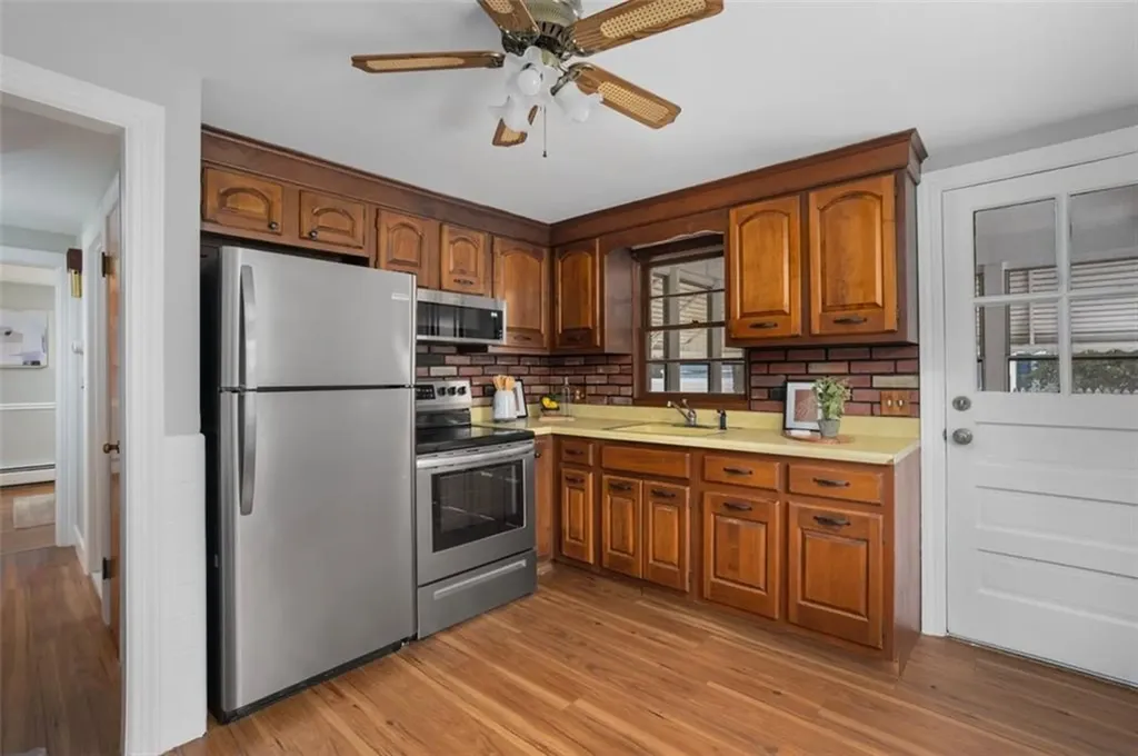 77 Buttonwoods Avenue Warwick RI 02886