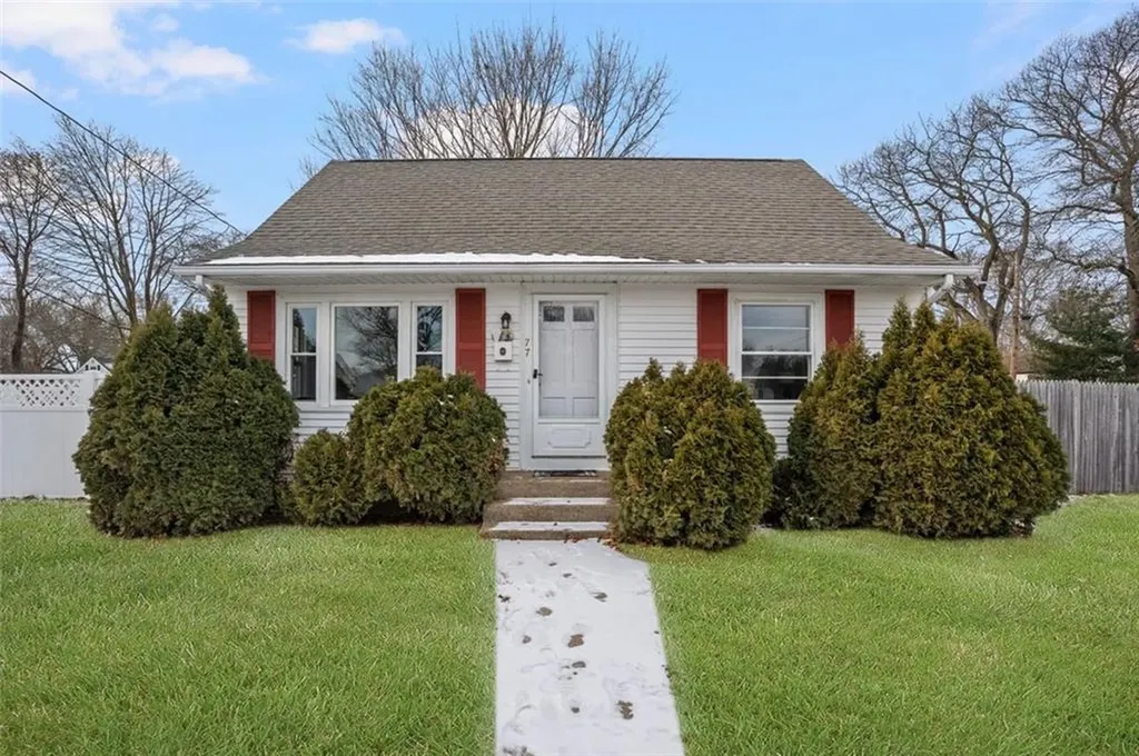 77 Buttonwoods Avenue Warwick RI 02886