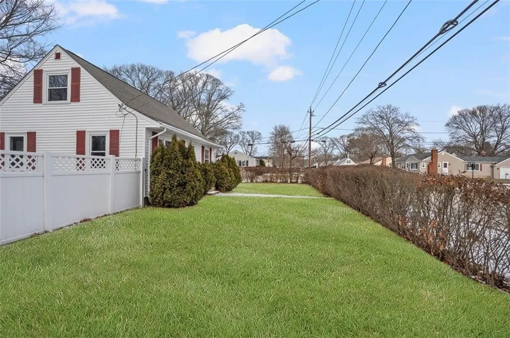 77 Buttonwoods Avenue Warwick RI 02886