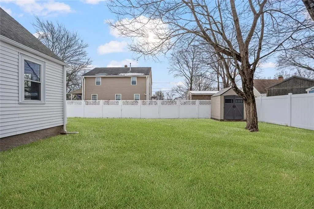 77 Buttonwoods Avenue Warwick RI 02886