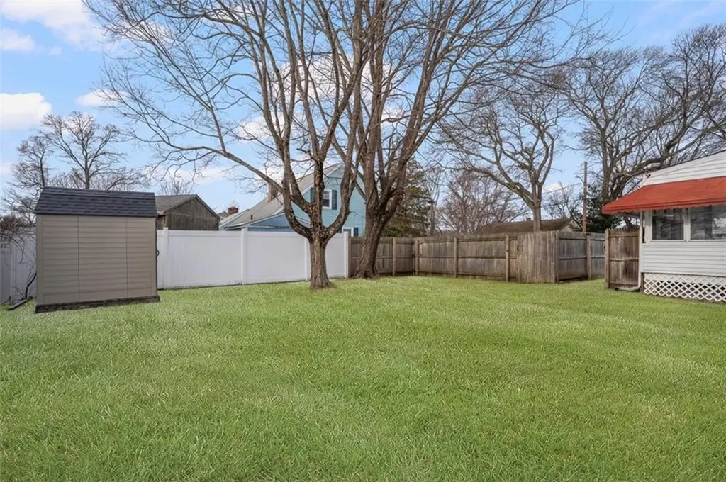 77 Buttonwoods Avenue Warwick RI 02886