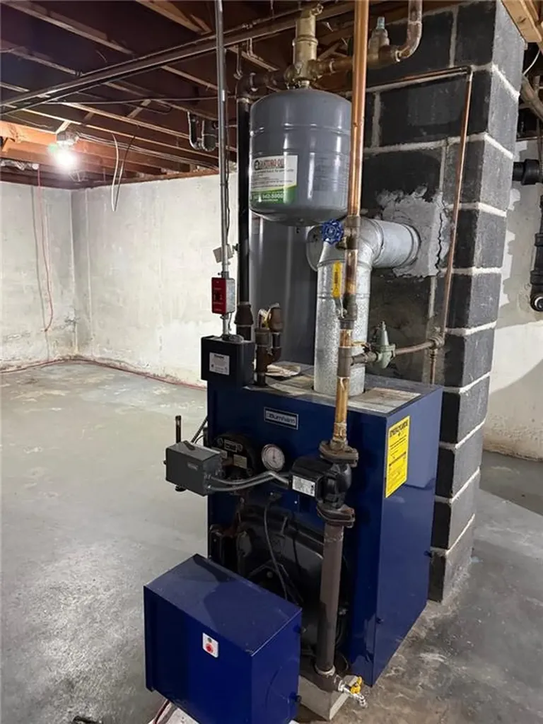 77 Buttonwoods Avenue Warwick RI 02886