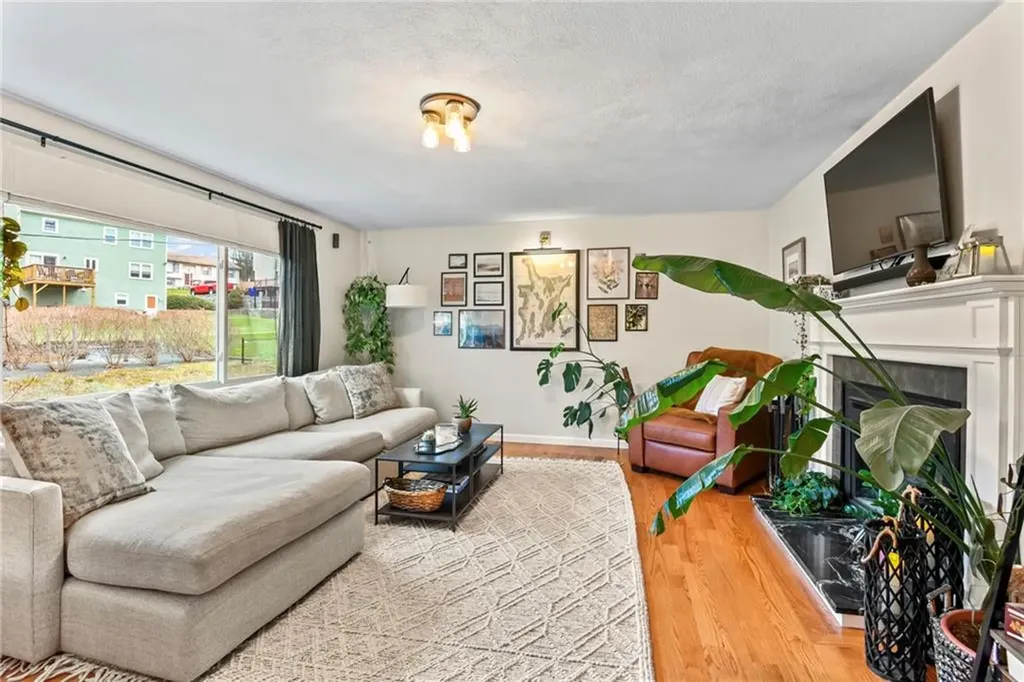 11 Genoa Street North Providence RI 02904