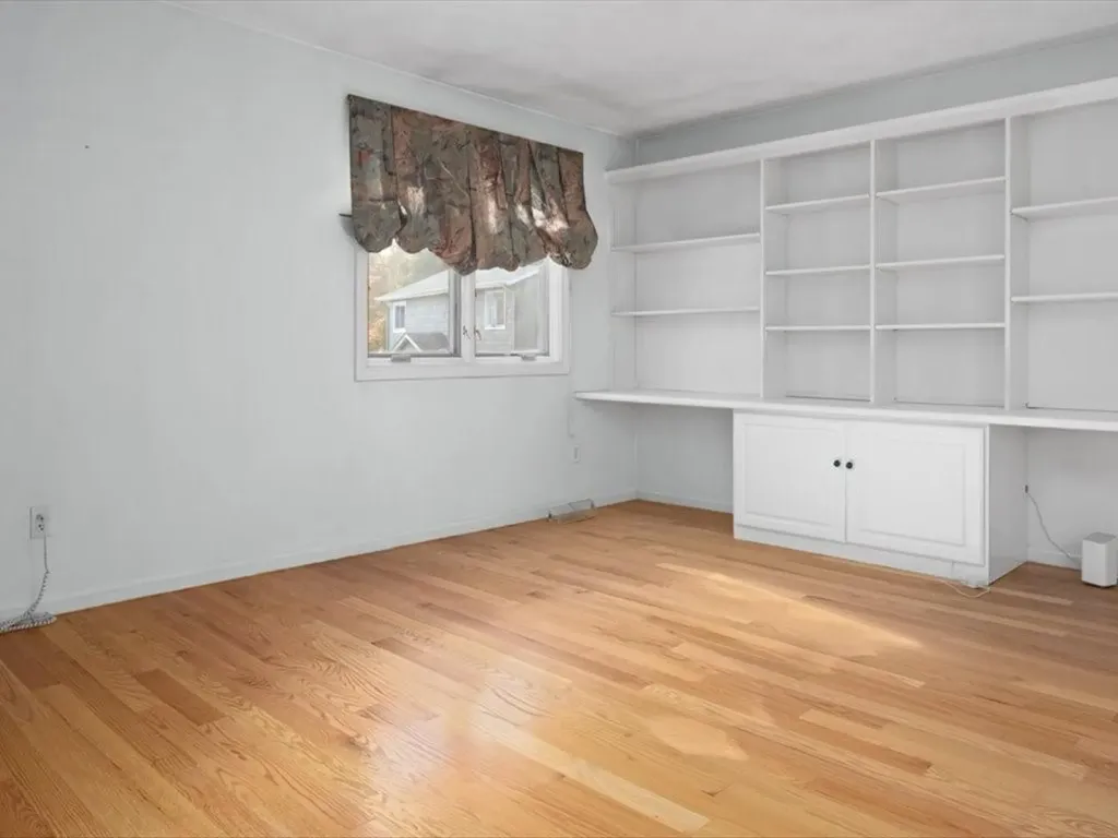 9 Caddy Rock Road North Kingstown RI 02852