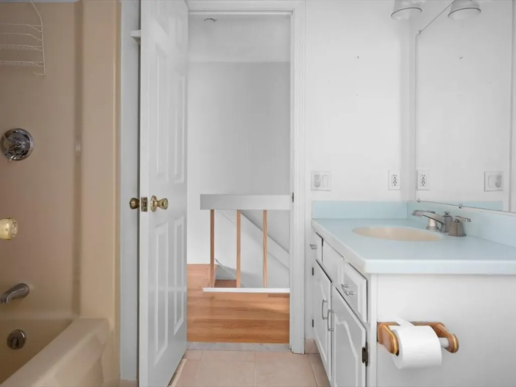 9 Caddy Rock Road North Kingstown RI 02852