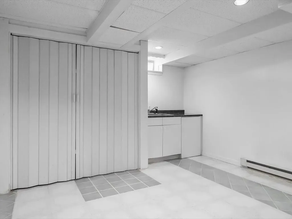 9 Caddy Rock Road North Kingstown RI 02852