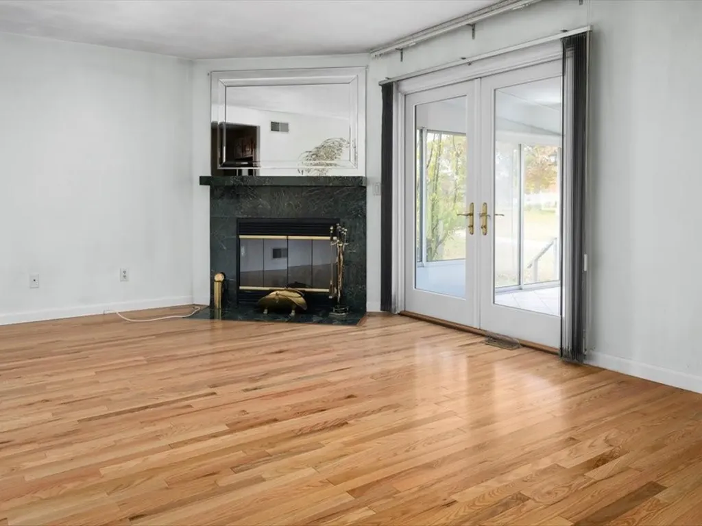 9 Caddy Rock Road North Kingstown RI 02852