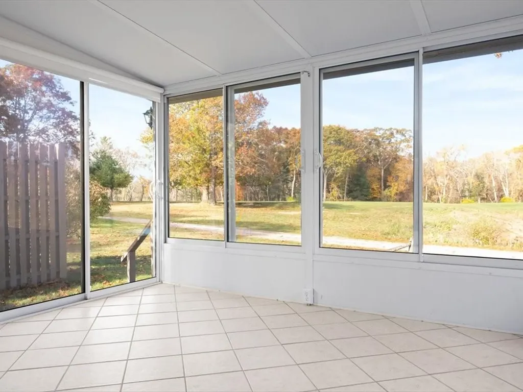 9 Caddy Rock Road North Kingstown RI 02852