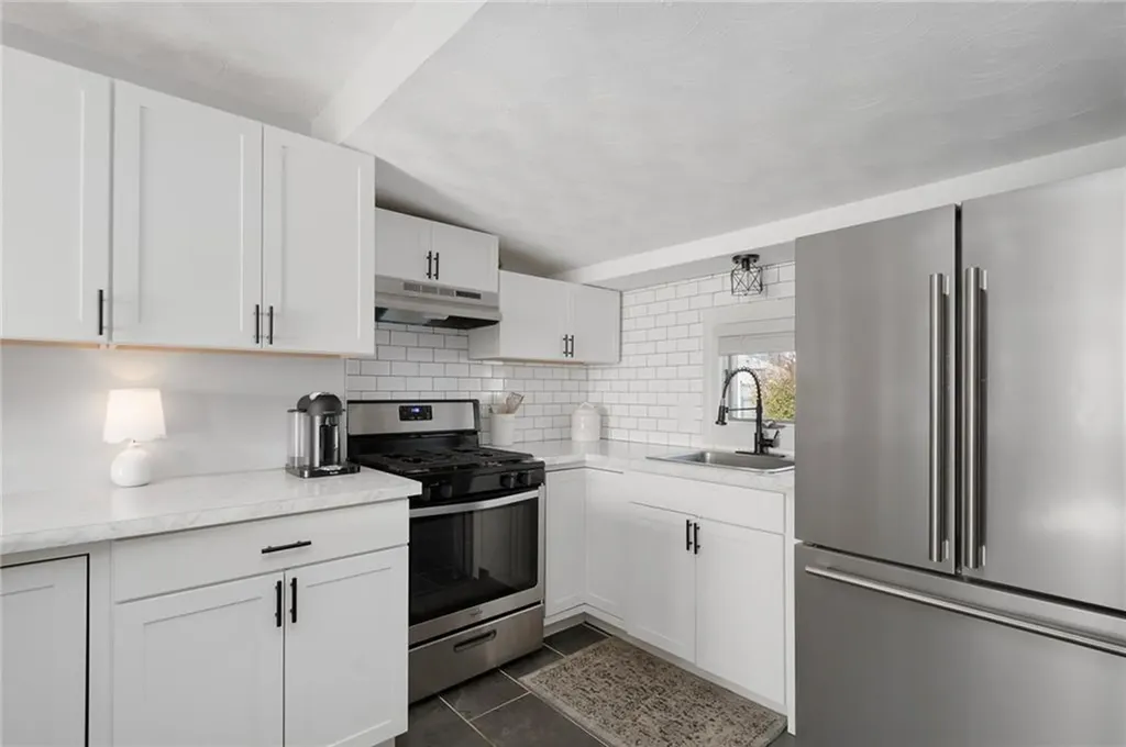 350 Fort Street East Providence RI 02914