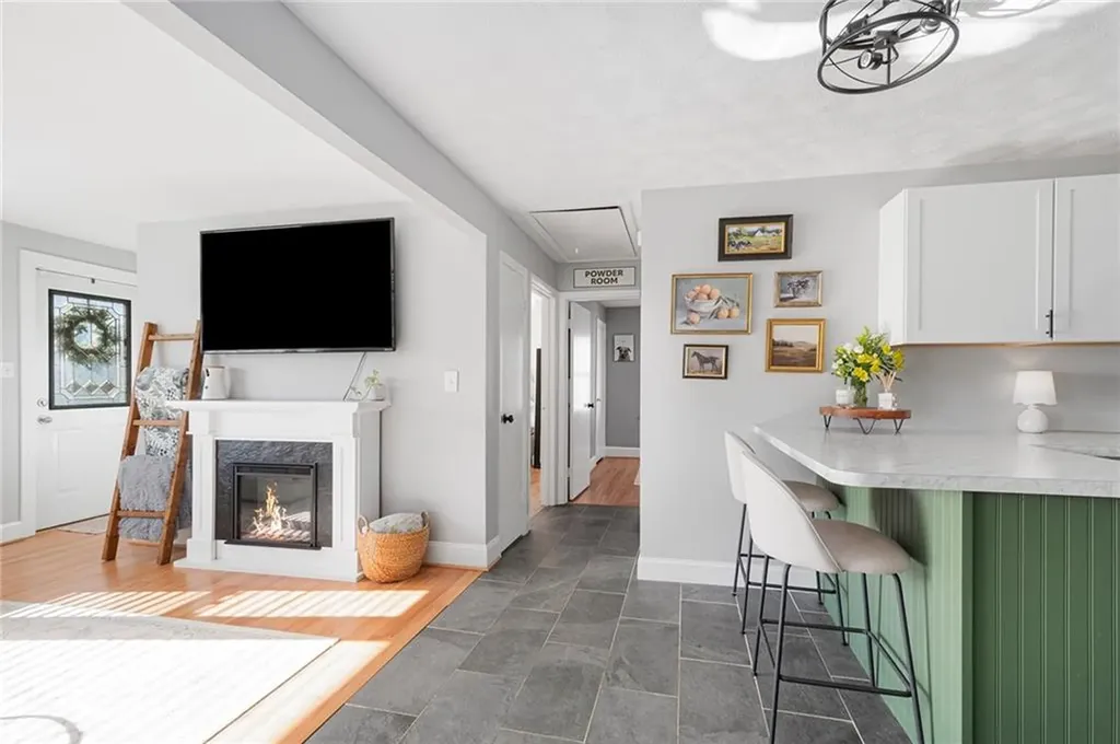 350 Fort Street East Providence RI 02914