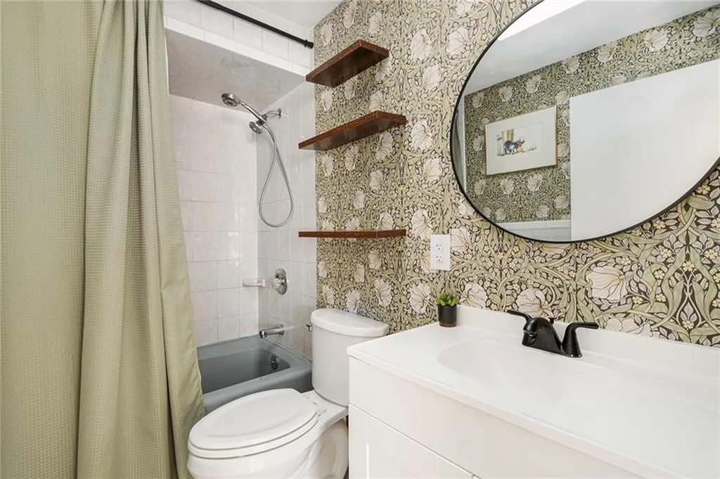 350 Fort Street East Providence RI 02914