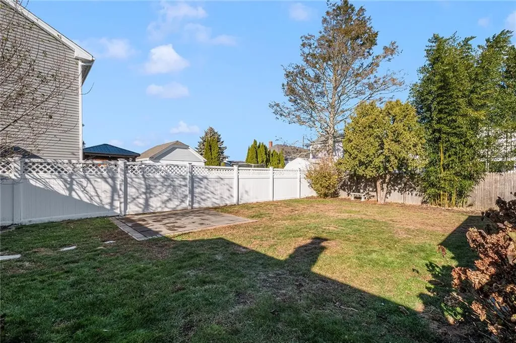 350 Fort Street East Providence RI 02914