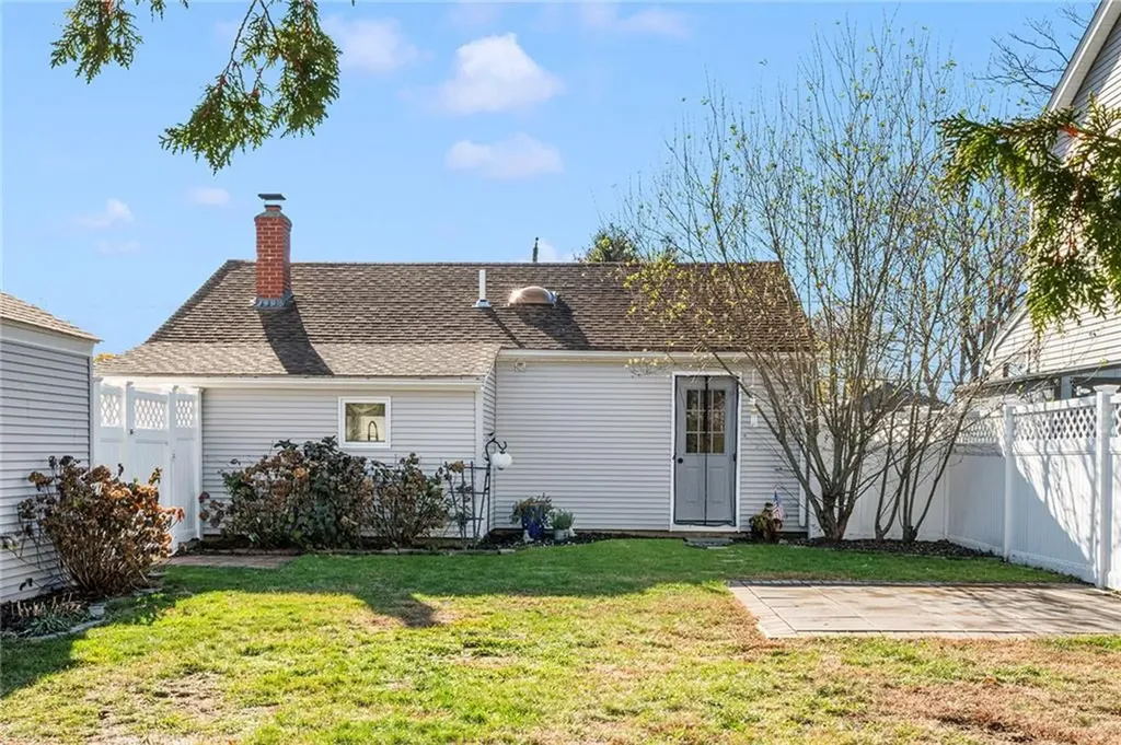 350 Fort Street East Providence RI 02914