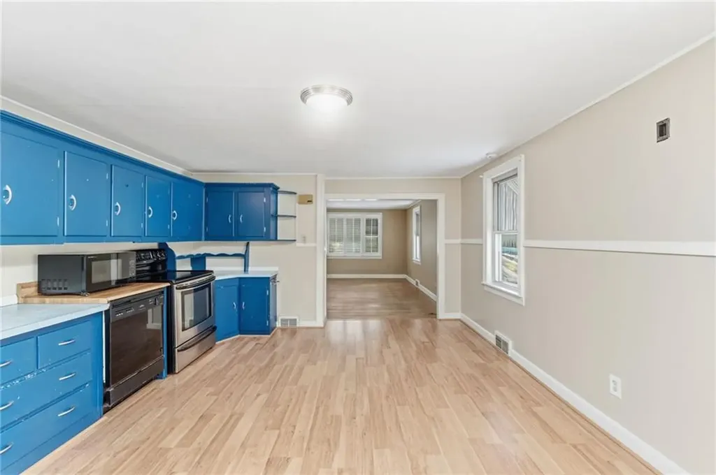 92 Rockland Avenue Woonsocket RI 02895