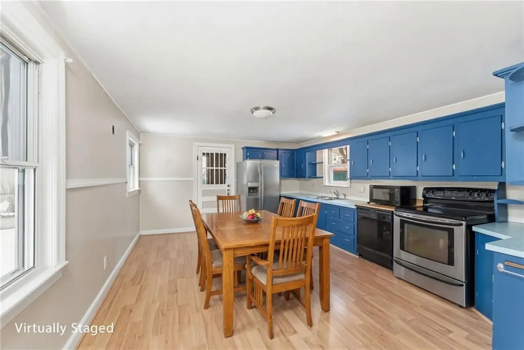 92 Rockland Avenue Woonsocket RI 02895