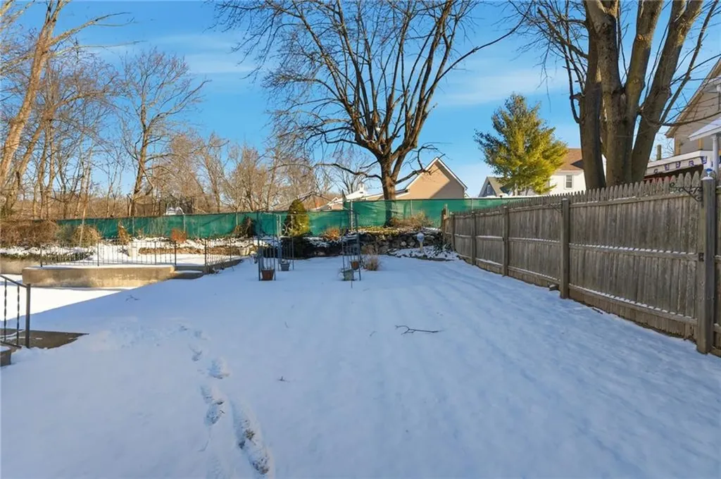 92 Rockland Avenue Woonsocket RI 02895