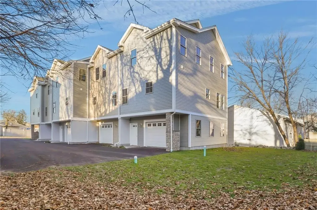 11 Stone Street Providence RI 02904