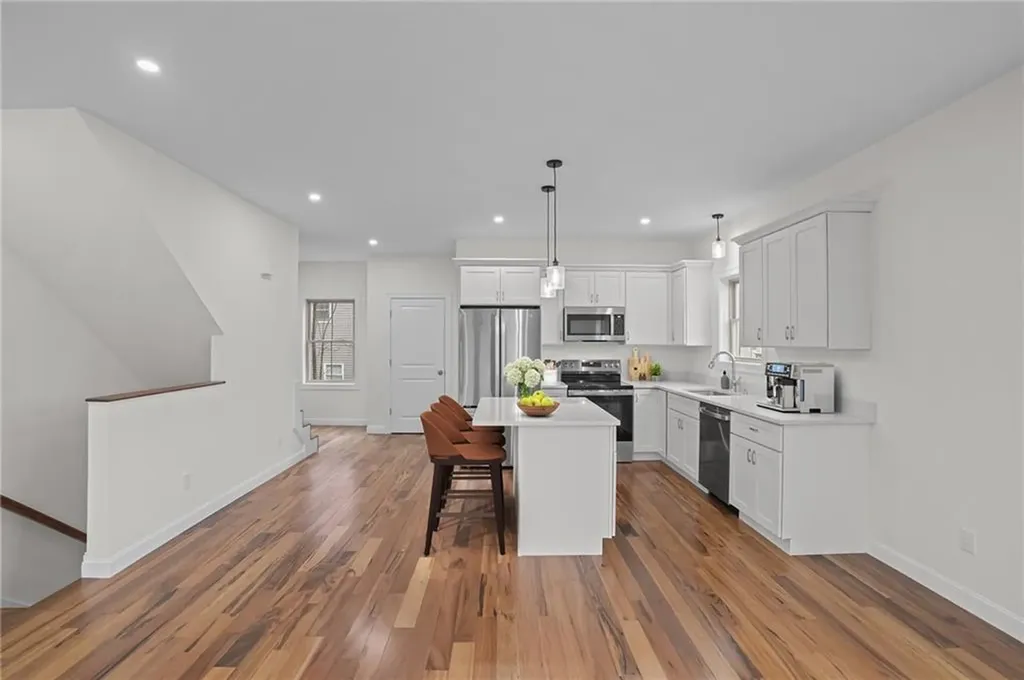 11 Stone Street Providence RI 02904