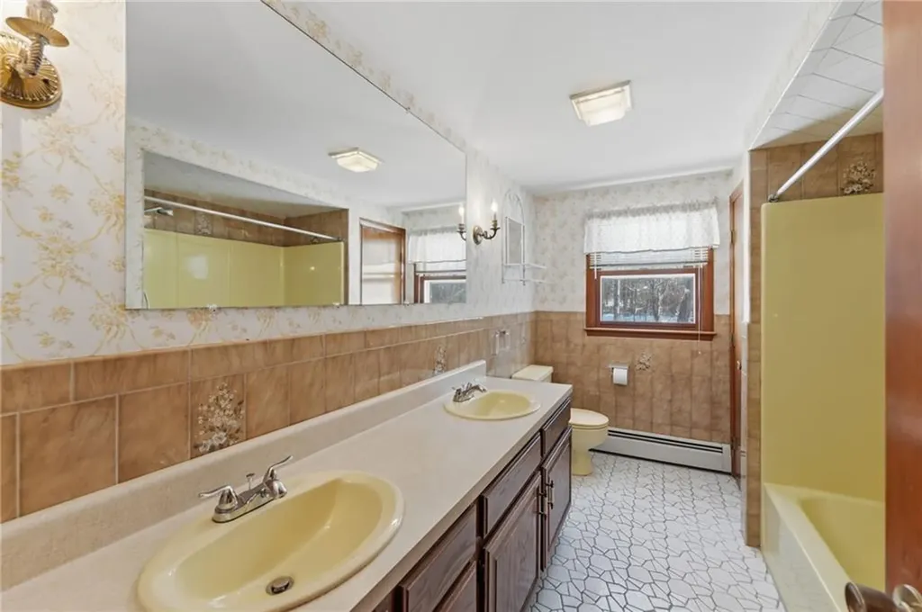 122 Rice Avenue East Providence RI 02914