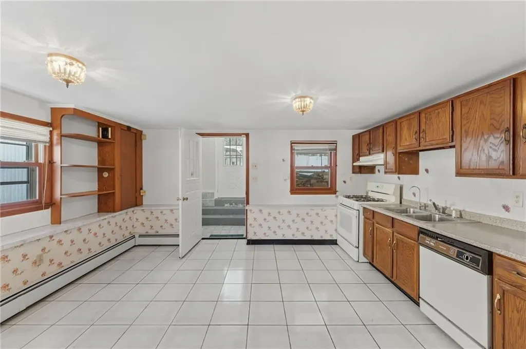 122 Rice Avenue East Providence RI 02914