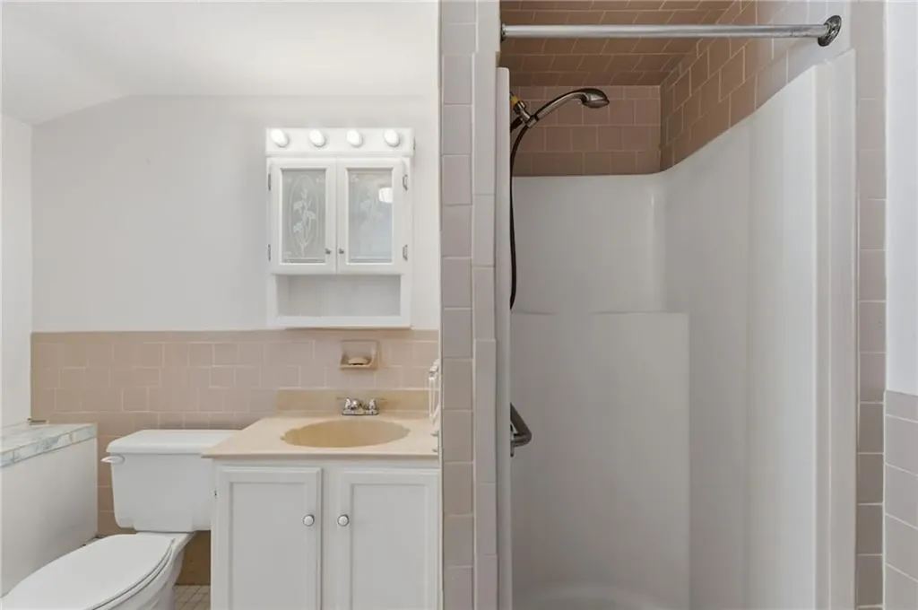 122 Rice Avenue East Providence RI 02914