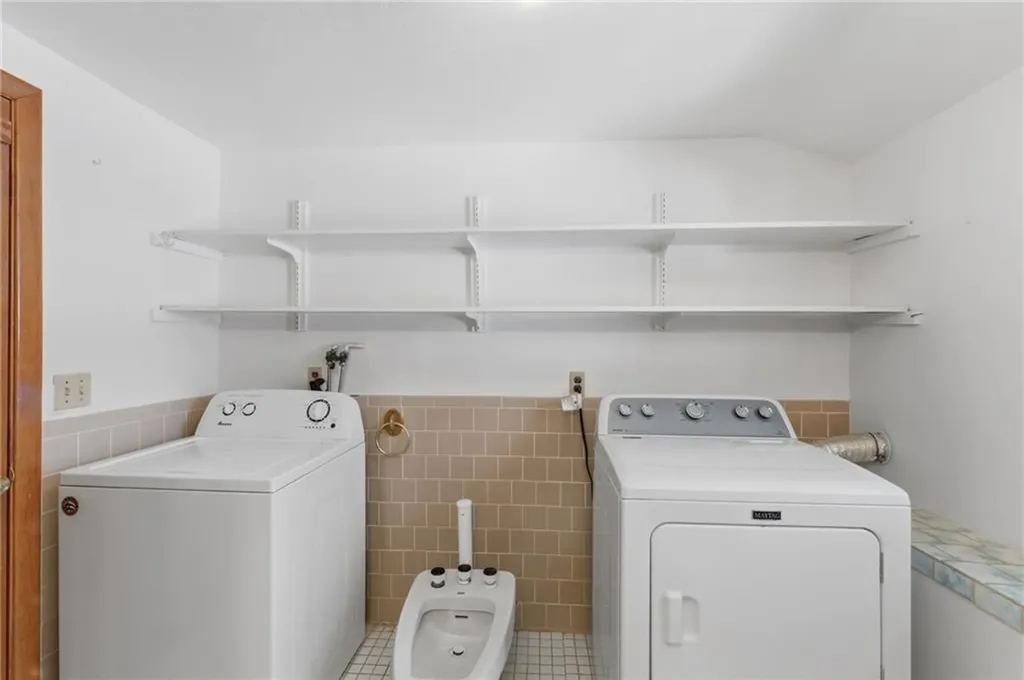 122 Rice Avenue East Providence RI 02914