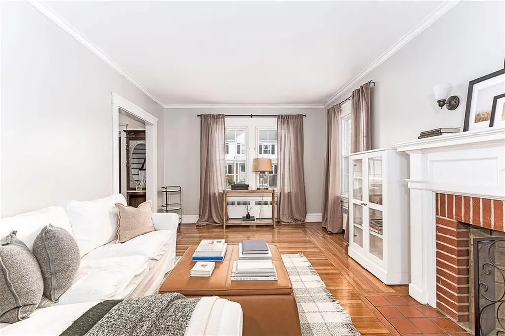 52 Parkside Drive Providence RI 02905