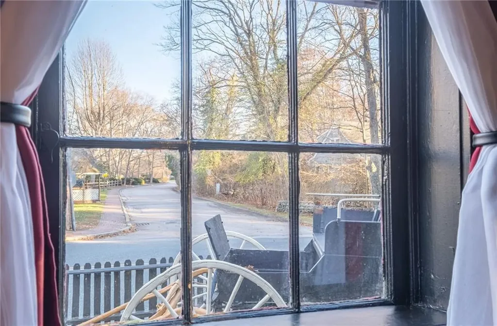 1724 South Road South Kingstown RI 02879