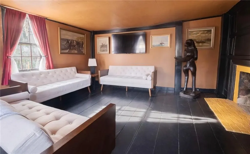 1724 South Road South Kingstown RI 02879