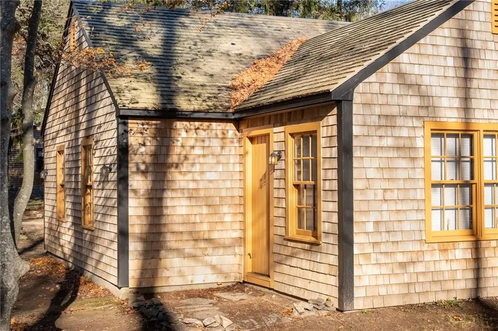 1724 South Road South Kingstown RI 02879