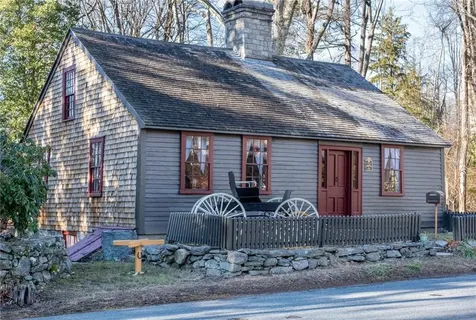 1724 South Road South Kingstown RI 02879