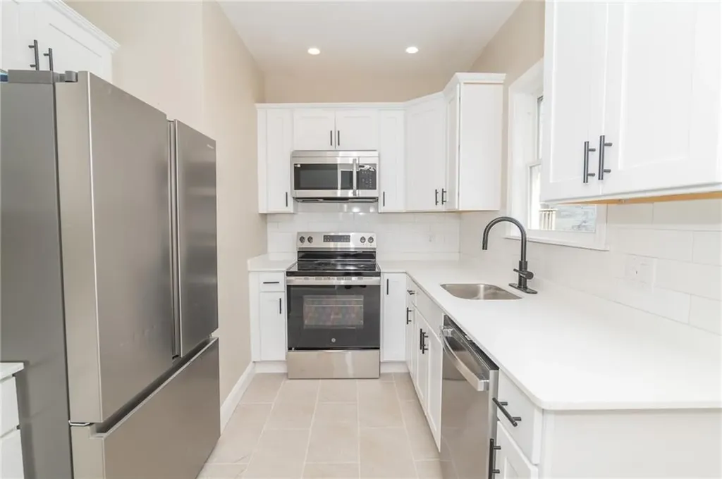 61 Leah Street Providence RI 02908