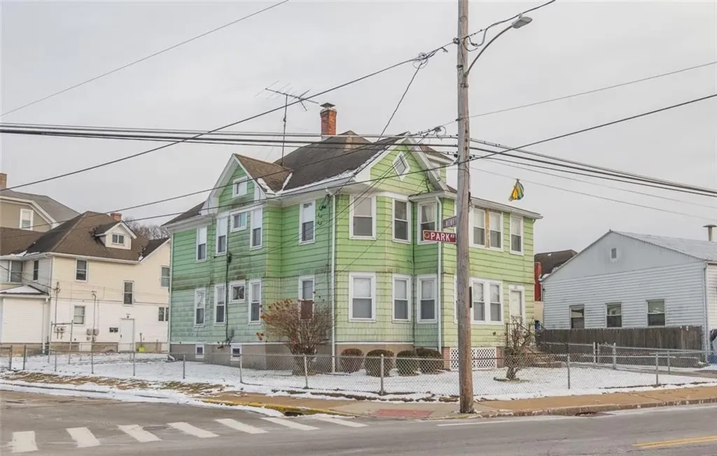 1060 1062 Park Avenue Woonsocket RI 02895