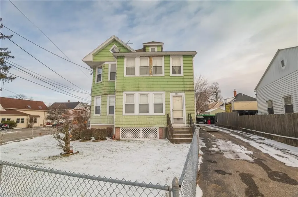 1060 1062 Park Avenue Woonsocket RI 02895