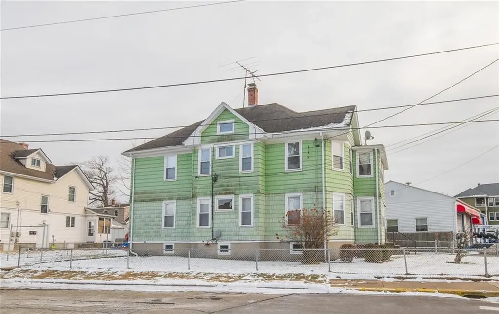 1060 1062 Park Avenue Woonsocket RI 02895