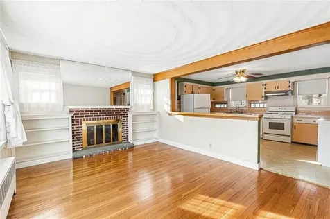 359 Williston Way Pawtucket RI 02861