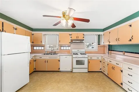 359 Williston Way Pawtucket RI 02861