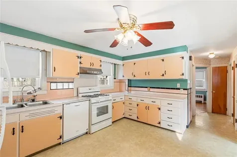 359 Williston Way Pawtucket RI 02861