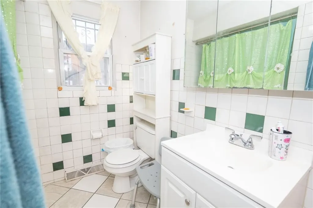 138 Oxford Street Providence RI 02905