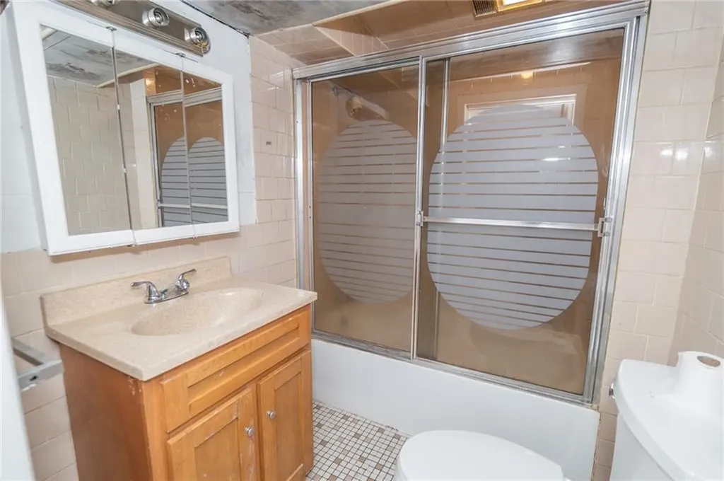 138 Oxford Street Providence RI 02905