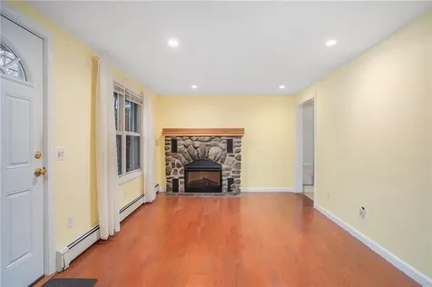 37 Ridge Road East Greenwich RI 02818