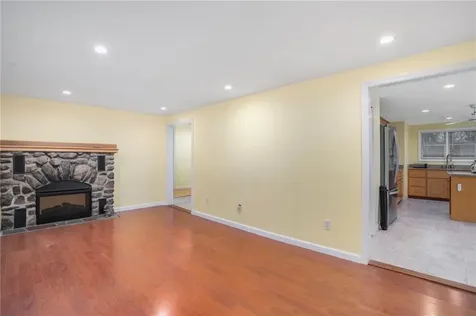 37 Ridge Road East Greenwich RI 02818