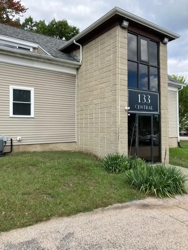 133 Central Street Warwick RI 02886