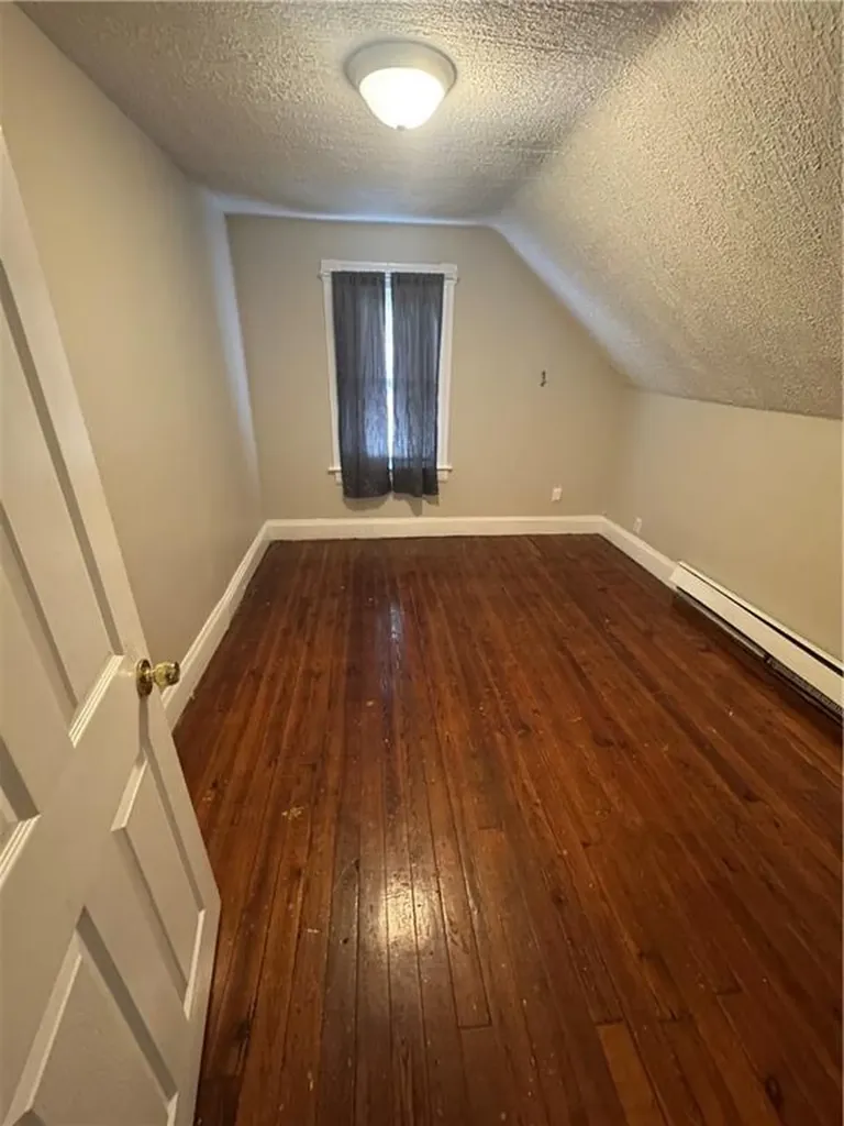 133 Cleveland Street Providence RI 02909