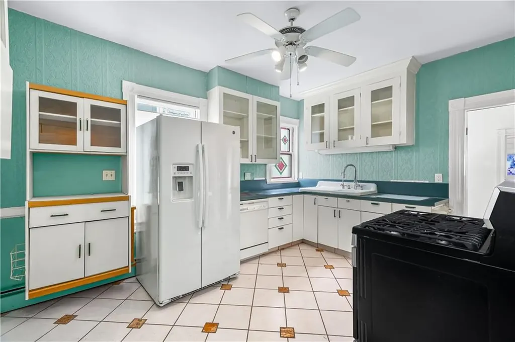 131 Lexington Avenue Providence RI 02907