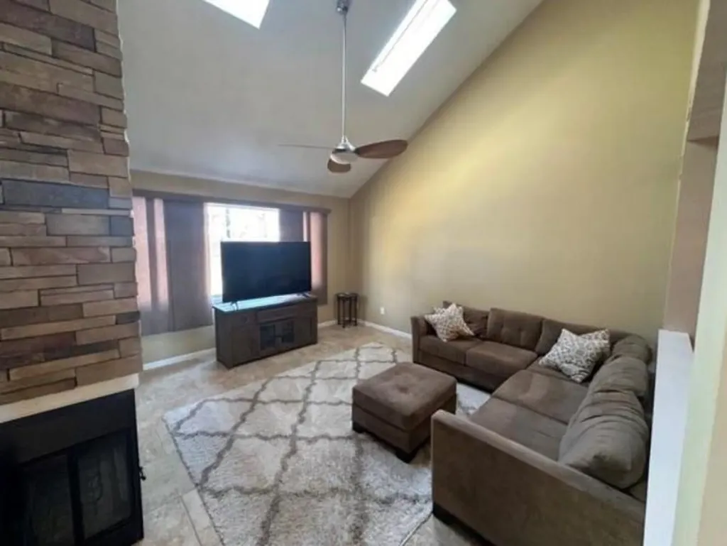 88 Nipmuc Trail North Providence RI 02904