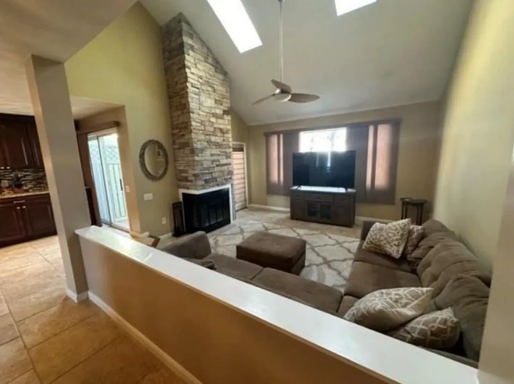 88 Nipmuc Trail North Providence RI 02904