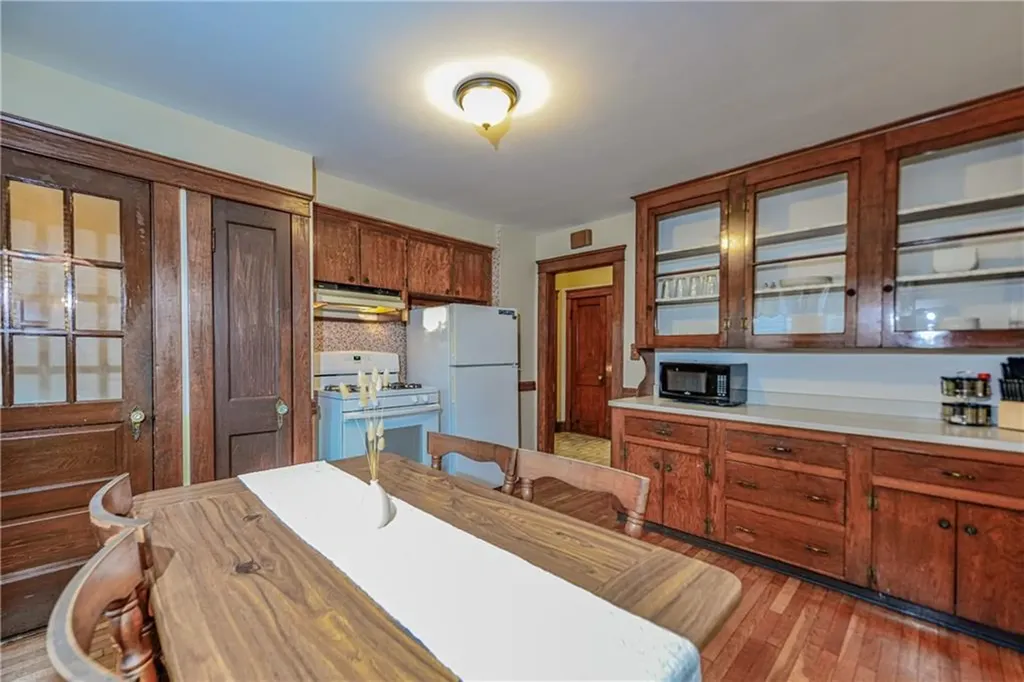 222 Peckham Avenue Middletown RI 02842