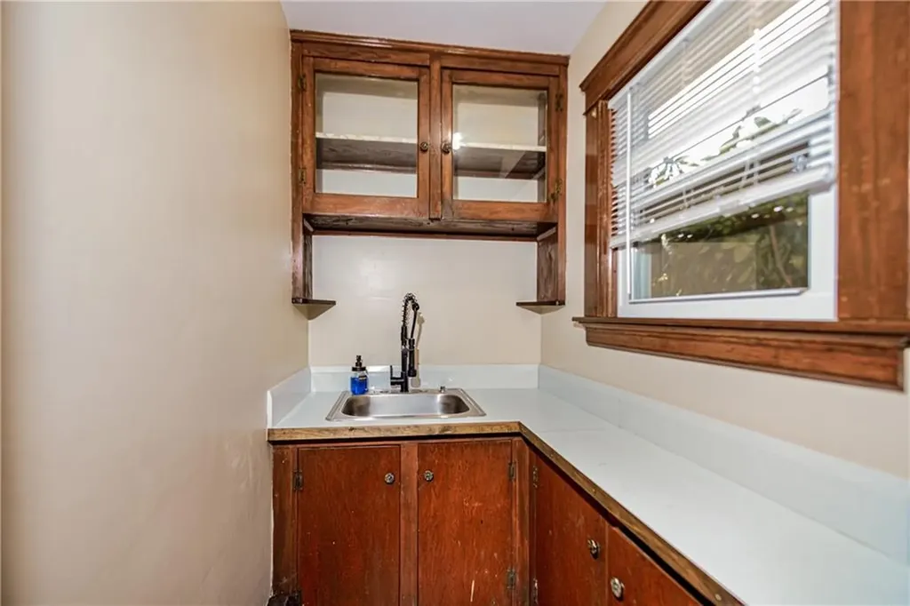 222 Peckham Avenue Middletown RI 02842