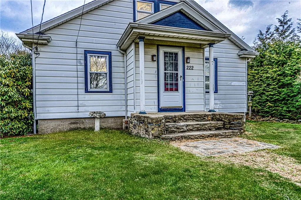 222 Peckham Avenue Middletown RI 02842